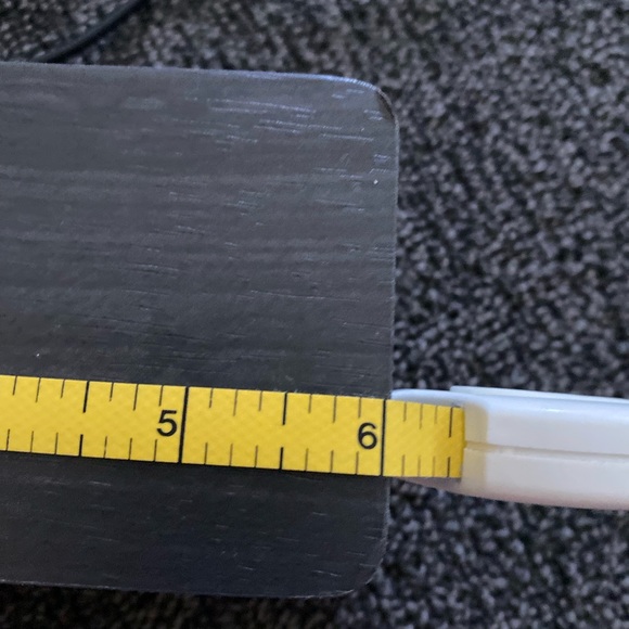 wireless charger with charger digital time and temperature fits all phone models - Picture 8 of 9